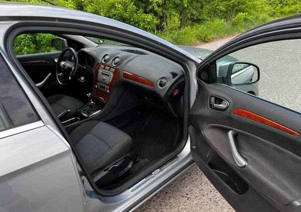 Ford Mondeo cena 9900 przebieg: 418000, rok produkcji 2007 z Poznań małe 301